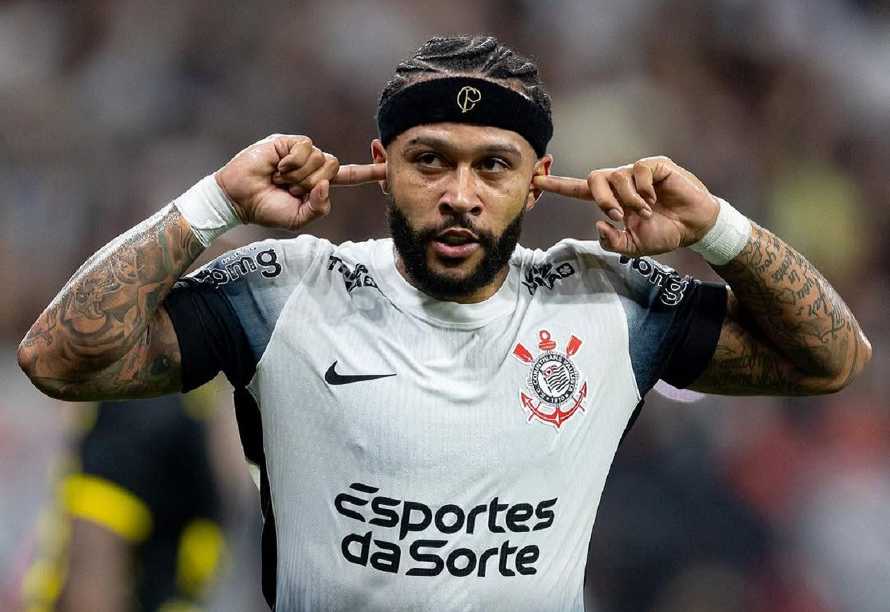 Memphis Depay aparece em pré-lista da seleção da Holanda