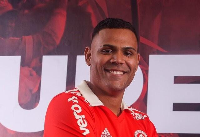 Imagem da noticia Internacional anuncia contratação do atacante Mikael