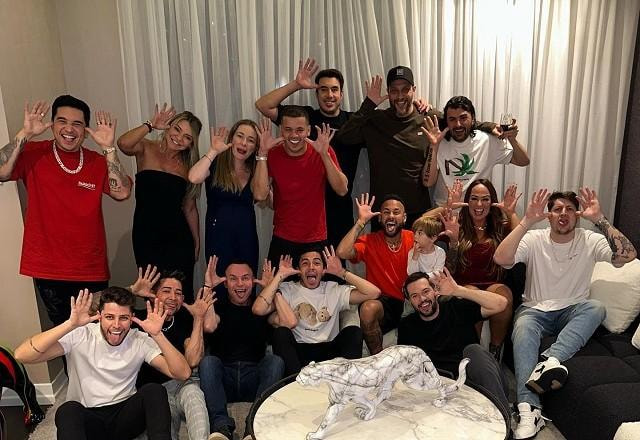 Imagem da noticia Dança, árvores e presentes... Veja como foi o Natal dos craques do futebol