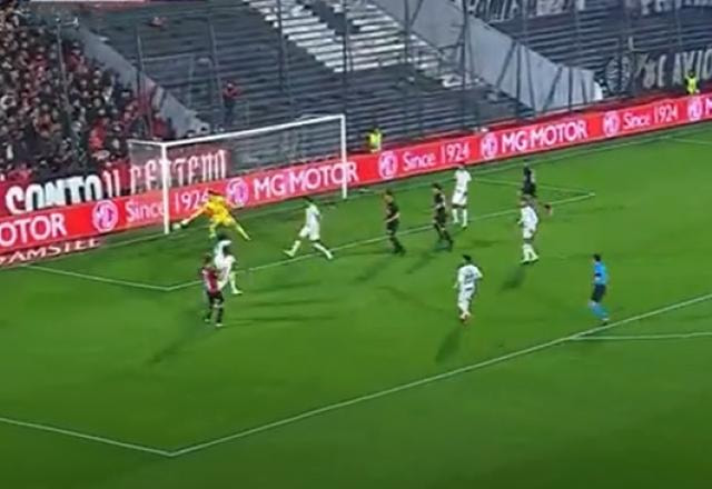 Imagem da noticia Gil corta mal, Martino finaliza com perigo e Cássio salva o Corinthians