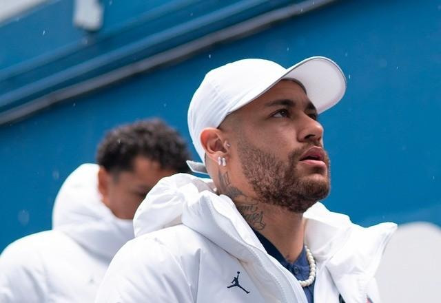 Imagem da noticia Neymar e Messi são vaiados em vitória do PSG; Suárez defende ex-colegas