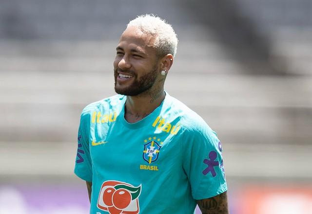 Imagem da noticia Neymar sofre pisão, publica imagem do pé e vira dúvida para jogo do Brasil