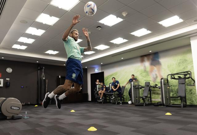 Imagem da noticia Neymar trabalha com bola no hotel da seleção brasileira: "Voltando"