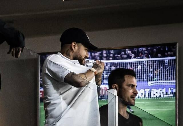 Imagem da noticia Neymar se emociona com retorno à Vila Belmiro: "Queria morar ali"