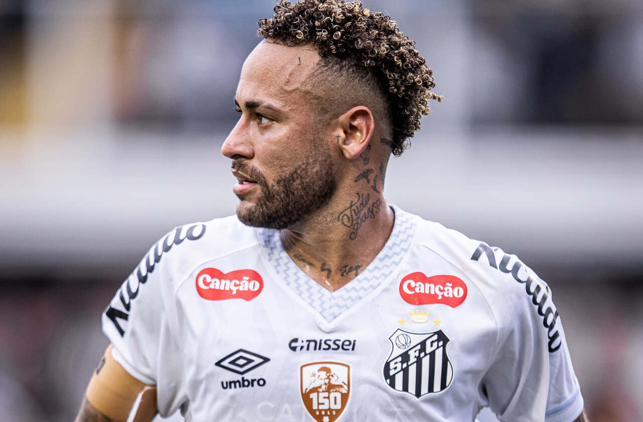 Imagem da noticia Neymar passa por cirurgia no joelho; veja tempo de recuperação