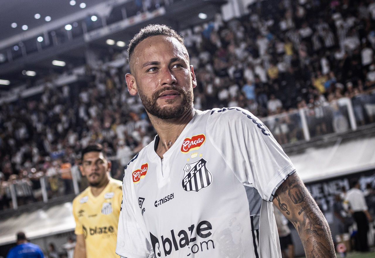 Neymar lidera em dribles certos e passes decisivos em primeira grande atuação na volta ao Santos 