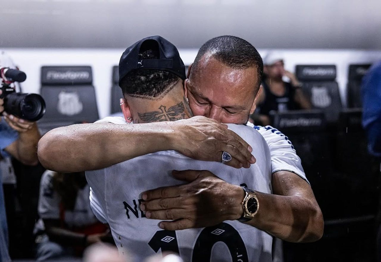 “Nosso projeto não é de 5 meses”: Neymar Pai detalha reestruturação do Santos