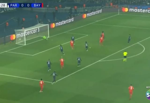 Goleiro do PSG falha, e Bayern de Munique abre o placar pela Champions