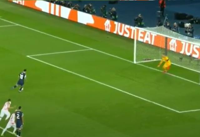 Imagem da noticia Messi cobra pênalti de cavadinha e coloca o PSG na frente de novo