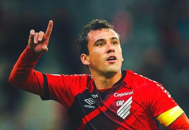 Imagem da noticia Pablo volta a marcar, e Athletico-PR bate Fluminense na Arena da Baixada