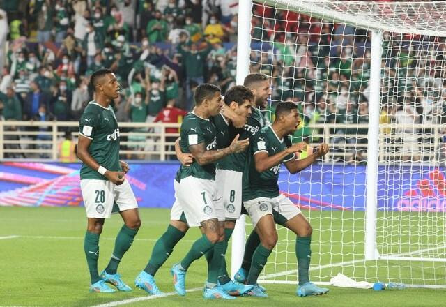 Dudu e Veiga brilham, Palmeiras vence Al Ahly e vai à final do Mundial