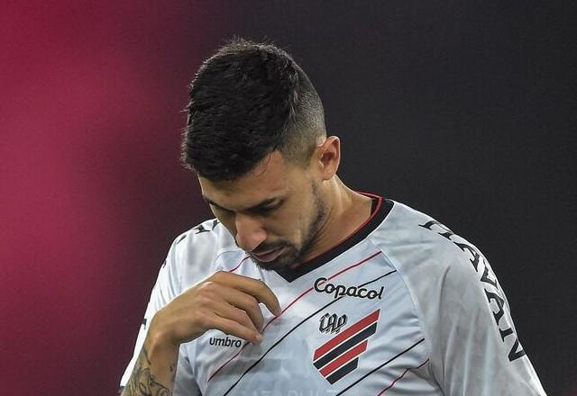 Athletico-PR: Pedro Henrique pede desculpas por expulsão na final da Libertadores