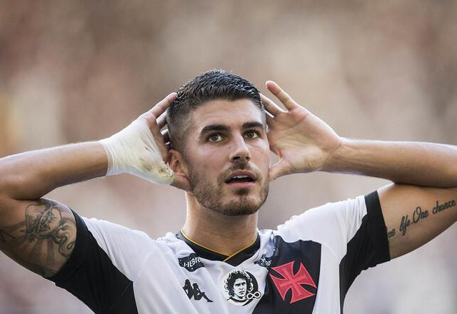 Imagem da noticia Vasco aceita proposta para vender atacante Pedro Raul ao Toluca