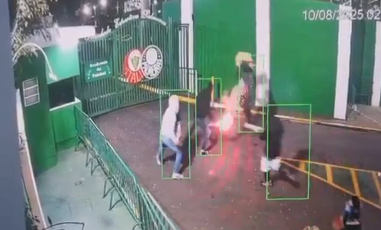 Imagem da noticia Palmeiras sofre ataque com bombas e rojões na Academia de Futebol