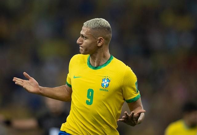 Imagem da noticia Lesionado, Richarlison aponta período de recuperação e agradece carinho recebido