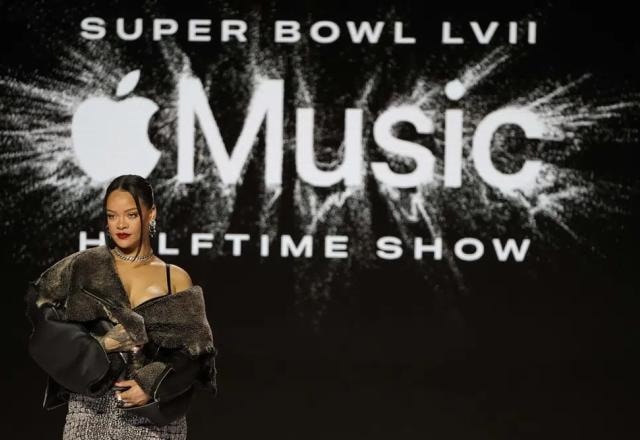 Imagem da noticia Show histórico de Rihanna, hinos e celebridades prometem agitar o Super Bowl