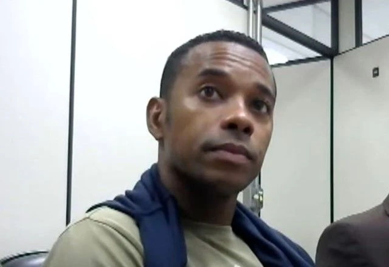 Imagem da noticia Caso Robinho: STF decide manter prisão do ex-jogador