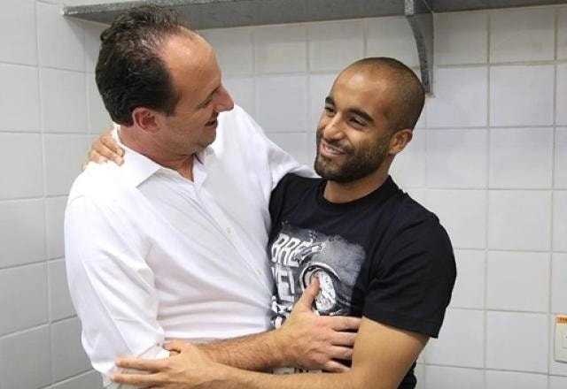 Imagem da noticia "O Lucas Moura não vem para o São Paulo agora", avisa Rogério Ceni
