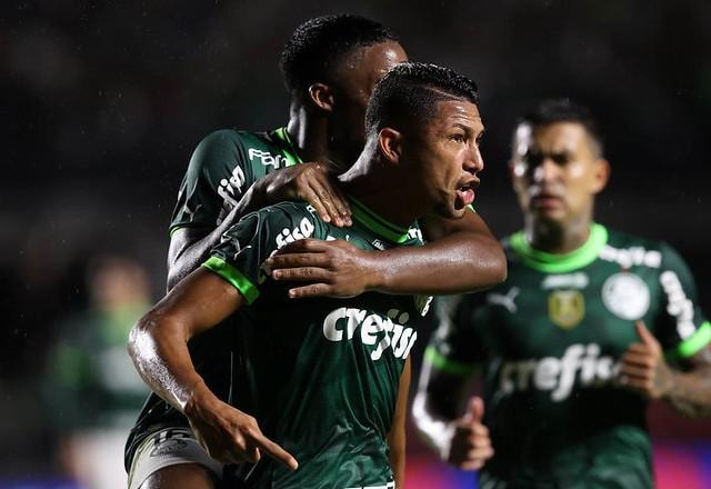 Imagem da noticia Palmeiras bate Santos por 3 a 1 e soma 8ª vitória seguida no clássico