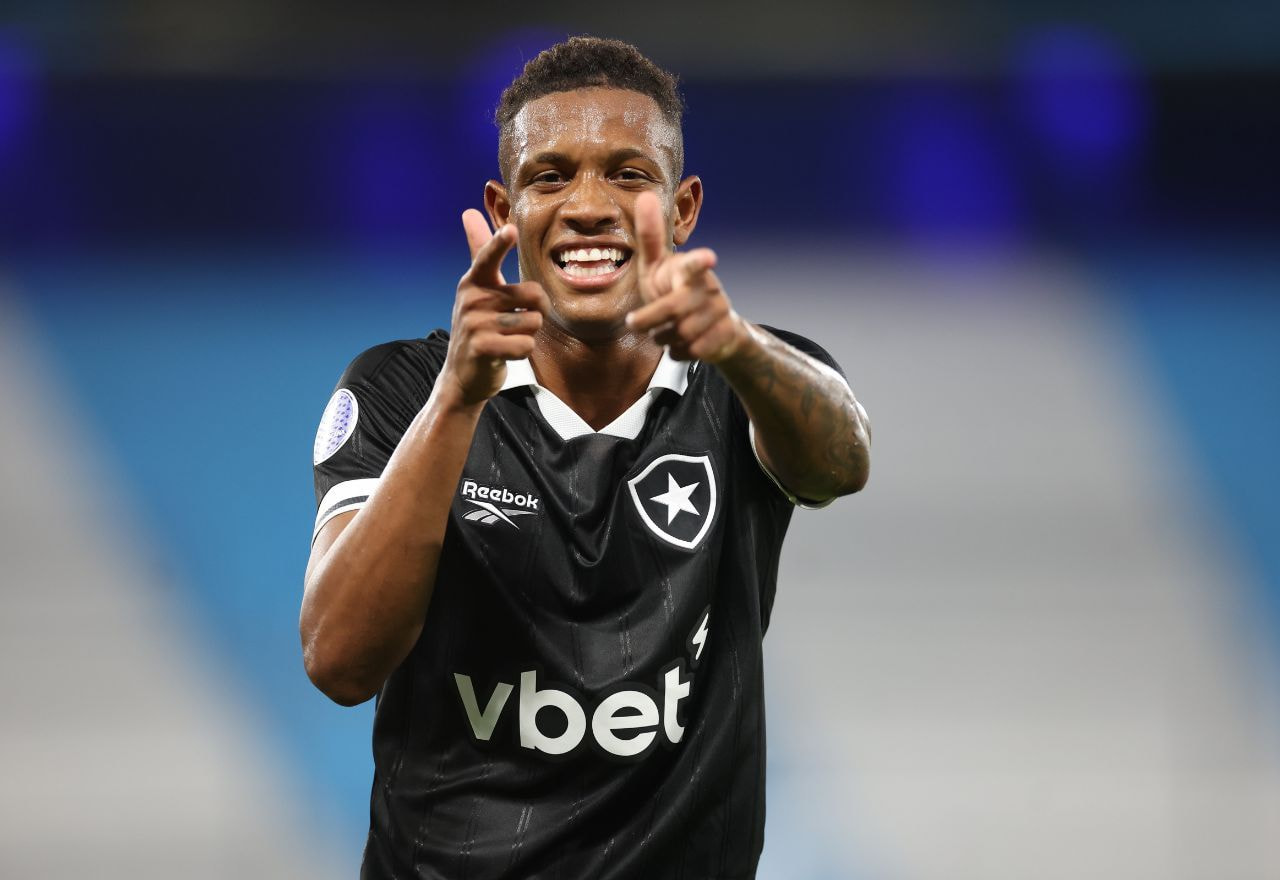 Imagem da noticia Botafogo marca nos acréscimos e vence o Racing pela Sul-Americana