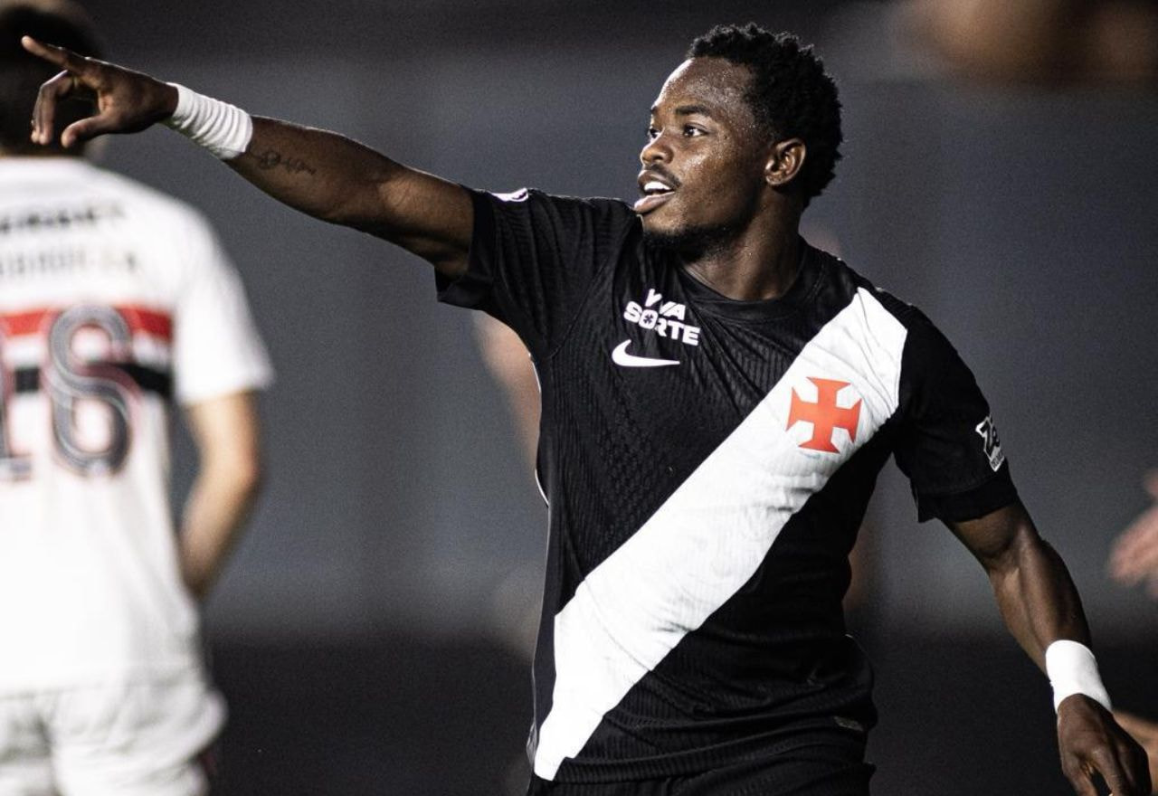 Imagem da noticia Vasco vence São Paulo de virada em noite de homenagem a Dinamite