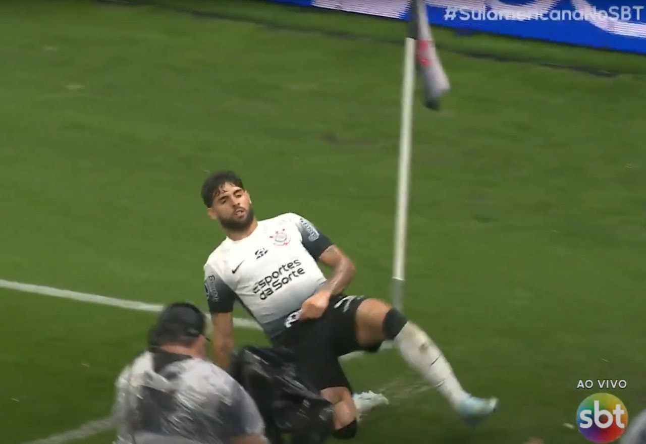 Memphis Depay faz ótima jogada, e Yuri Alberto deixa tudo igual em Itaquera