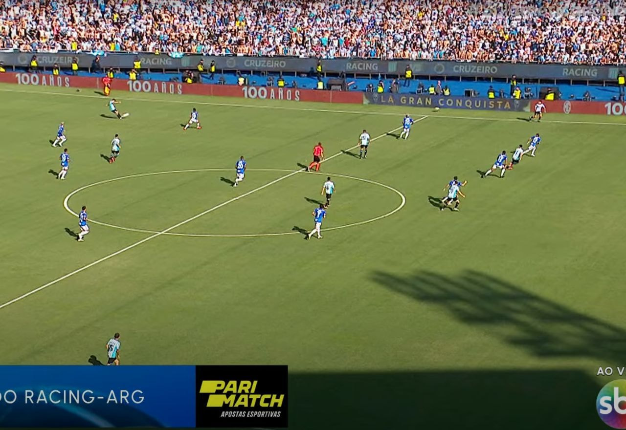 Racing abre placar com três minutos, mas tem gol relâmpago anulado pelo VAR