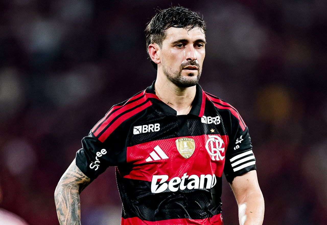 Imagem da noticia Arrascaeta voltará a usar a camisa 14 em homenagem a Oscar Schmidt