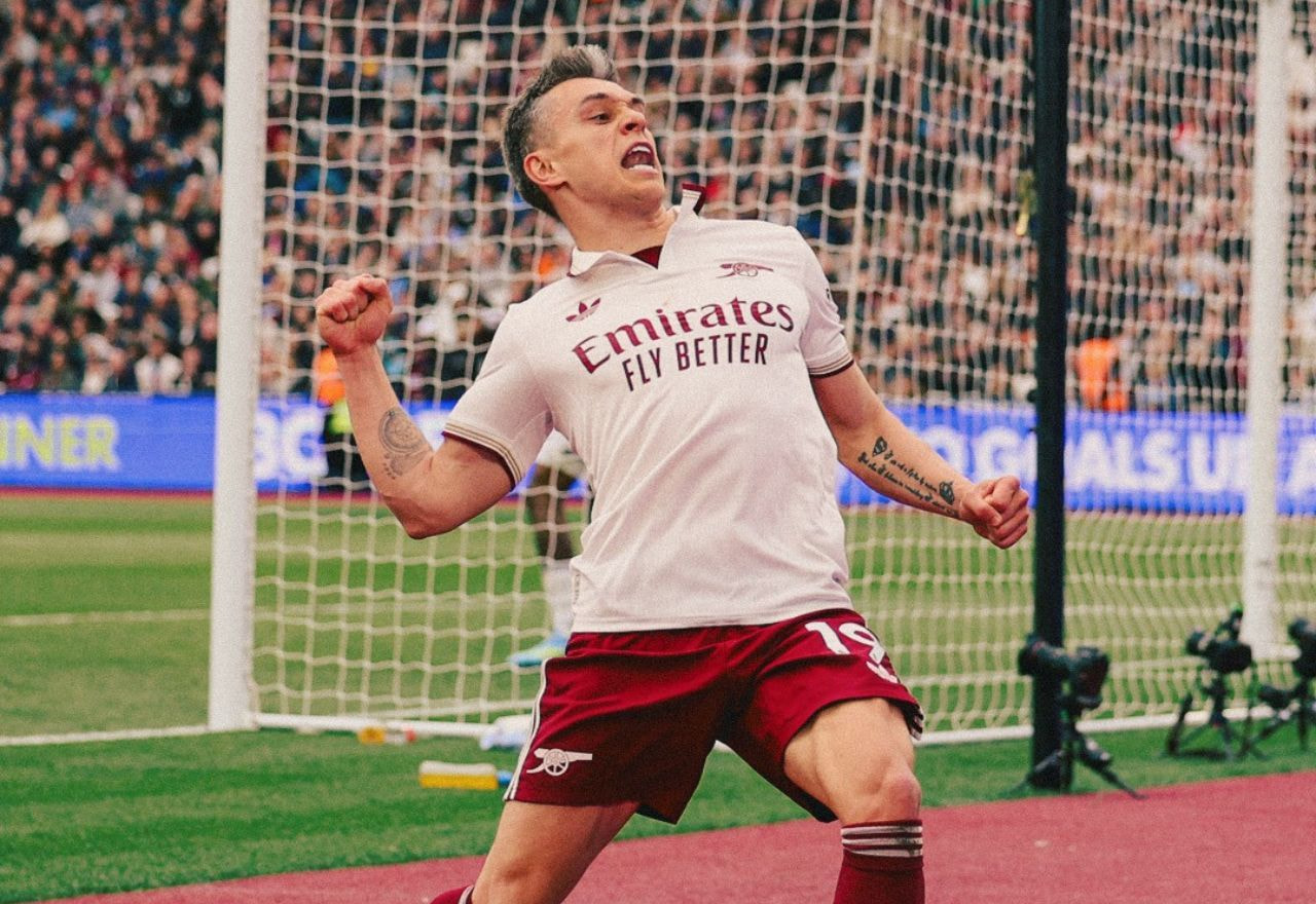 Imagem da noticia Arsenal vence West Ham no sufoco e fica com uma mão na taça da Premier League