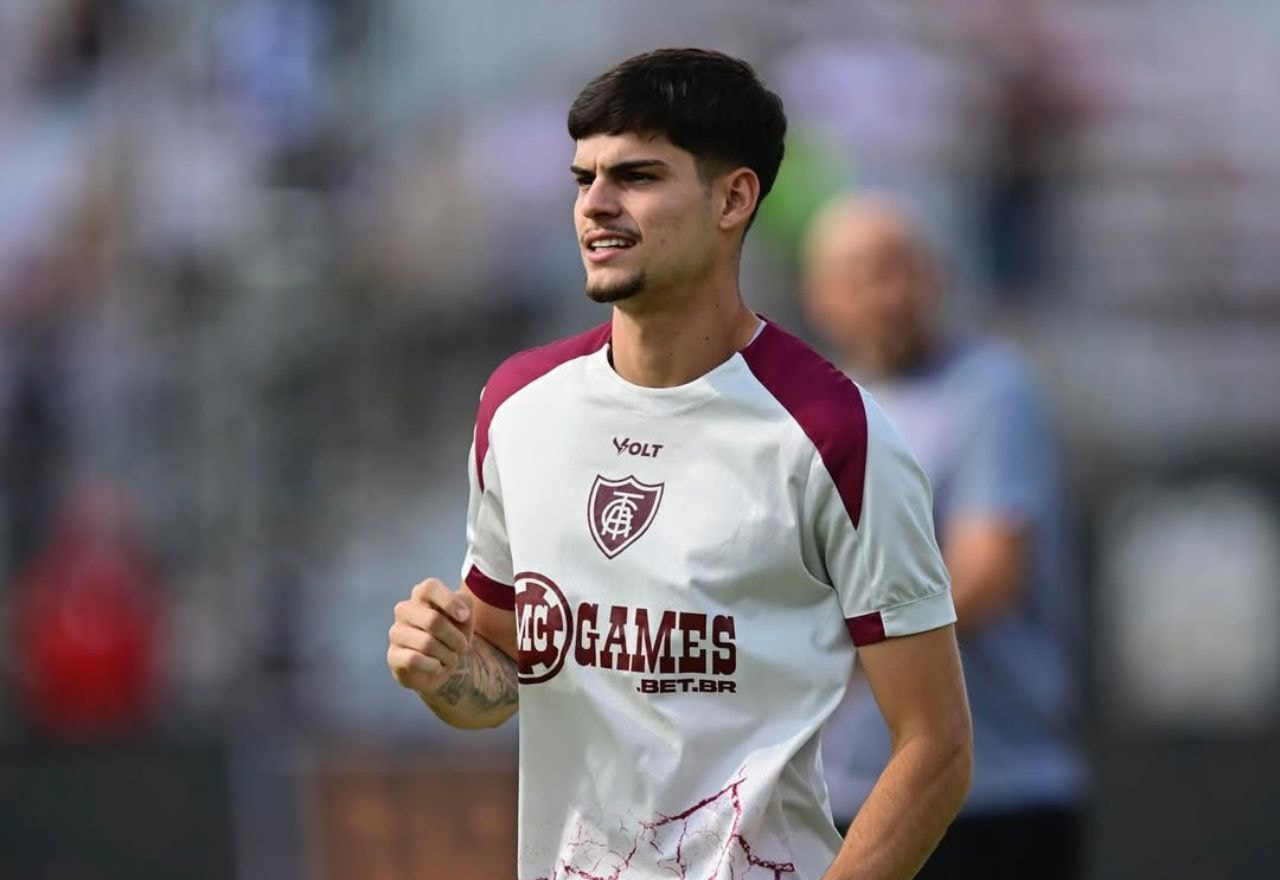 Imagem da noticia Paulinho tem pré-contrato assinado com o Vasco e se apresenta no dia 1° de julho