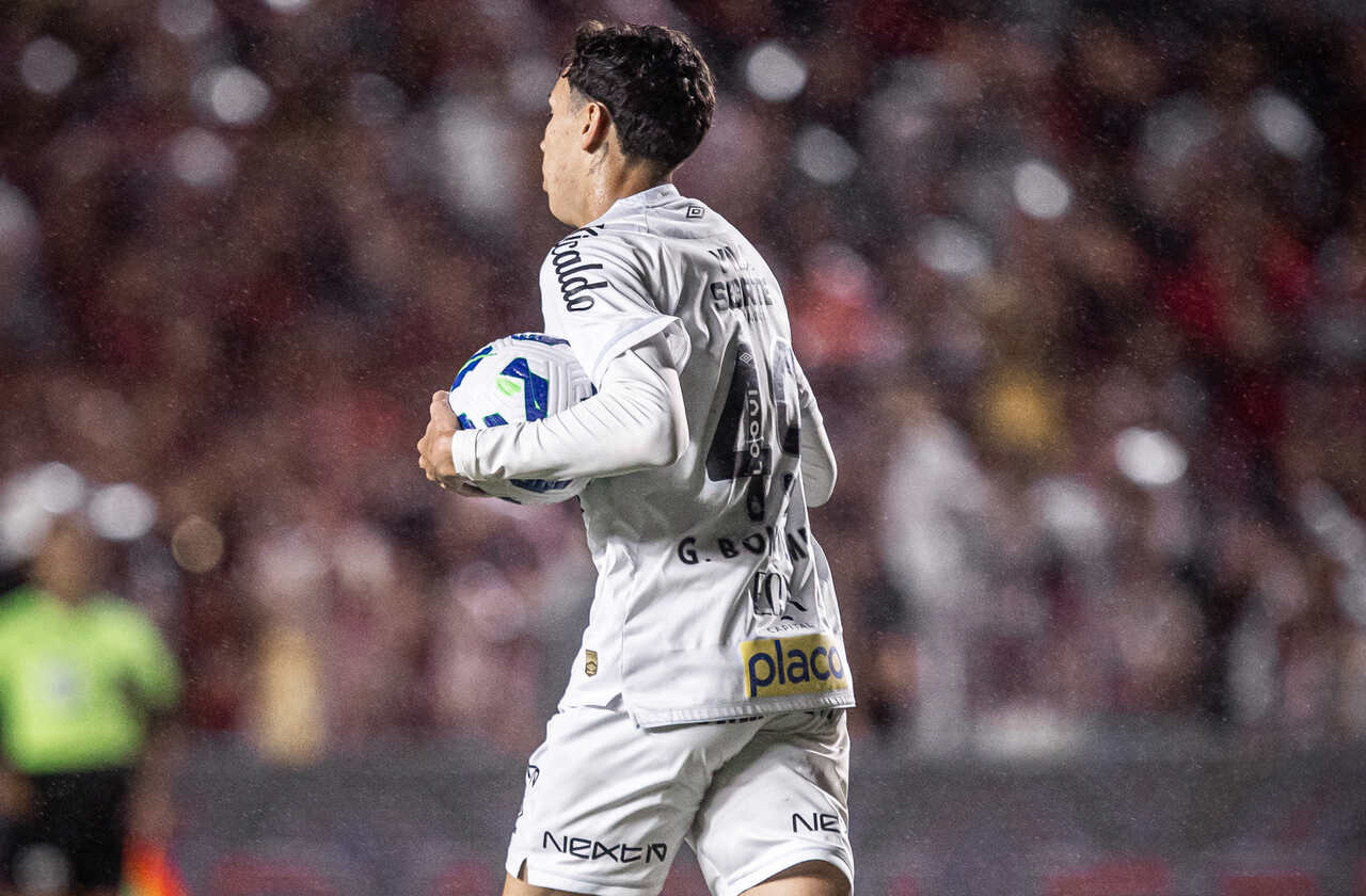 Imagem da noticia Gabriel Bontempo se destaca e ganha pontos com Cleber Xavier no Santos