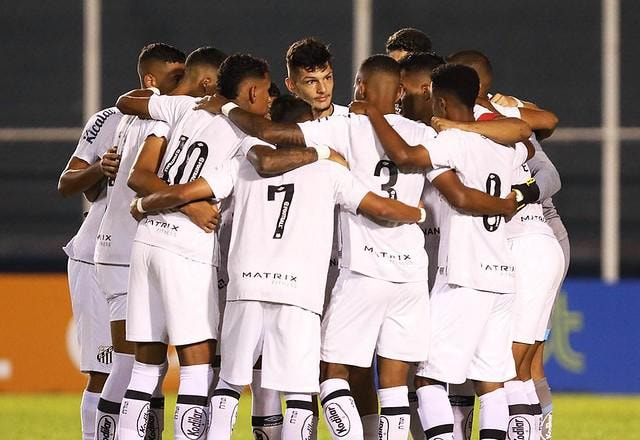 Imagem da noticia Santos critica estádio da final da Copinha e vê privilégio ao Palmeiras