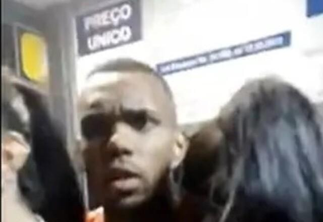 Imagem da noticia Torcedores do Santos cobram jogadores em saída de festa durante a madrugada