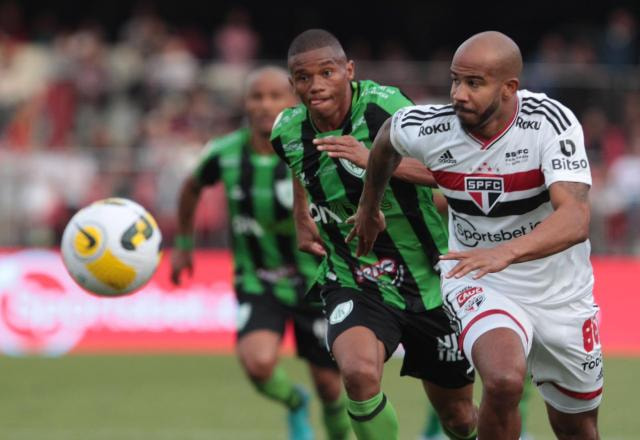 Imagem da noticia São Paulo bate o América-MG e volta ao terceiro lugar do Brasileirão