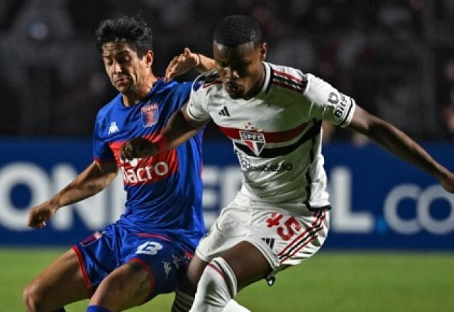 Imagem da noticia São Paulo vence Tigre e avança direto às oitavas da Copa Sul-Americana