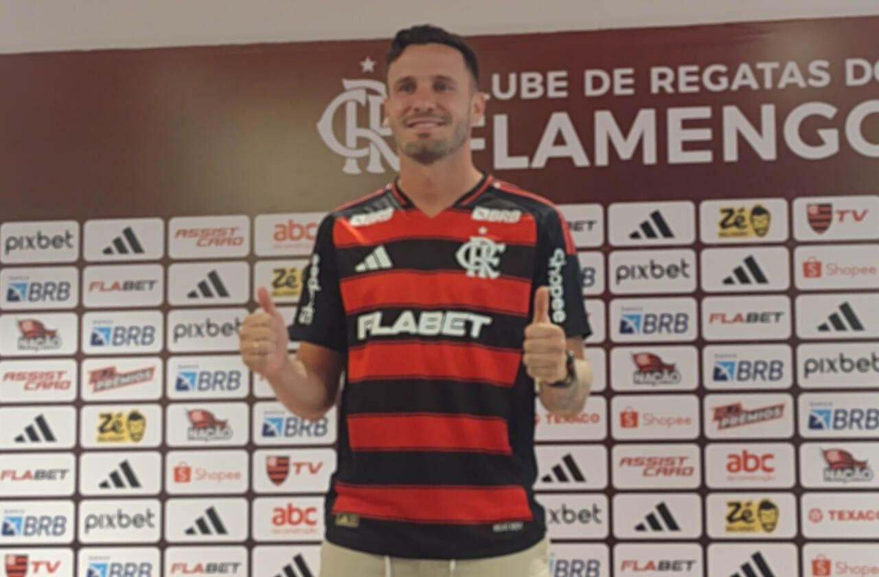 Imagem da noticia Saúl destaca reencontro com Filipe Luís no Flamengo: "Como jogador, já era treinador"