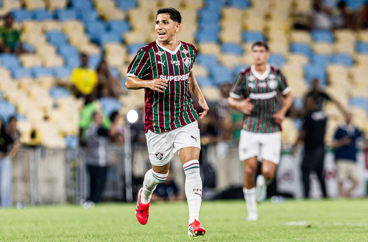 Imagem da noticia Savarino festeja primeiro gol e mira sequência no Fluminense: "Feliz por esse momento"