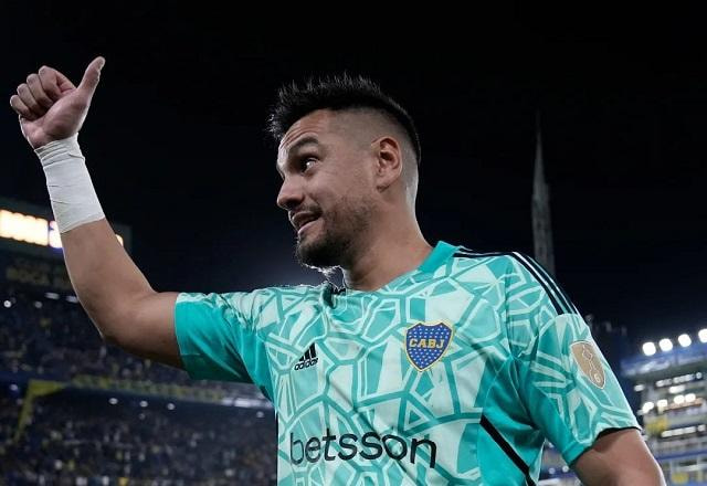 Imagem da noticia Goleiro do Boca Juniors critica gramado do Palmeiras: "Sintético é para hóquei"