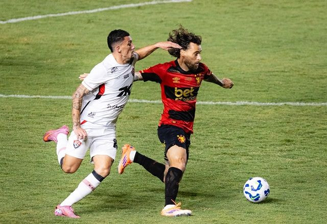 Imagem da noticia Vitória bate Sport, dorme fora do Z4 e coloca pressão no Santos