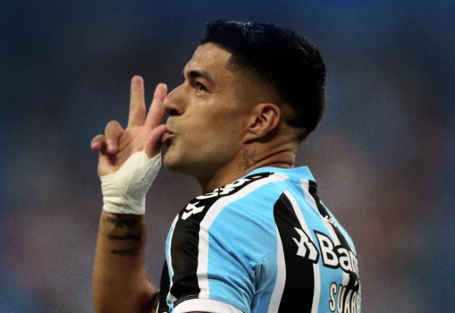Imagem da noticia Suárez faz hat-trick na estreia, e Grêmio conquista a Recopa Gaúcha