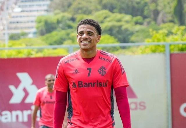 Imagem da noticia Taison rescinde com o Internacional e encaminha ida para o futebol grego