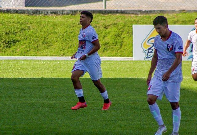 Imagem da noticia Atacante ex-Flamengo faz gol e homenageia jovens mortos em tragédia