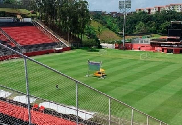 Imagem da noticia Vitória cobra R$ 10 para torcida ver jogo em telão, mas tamanho surpreende