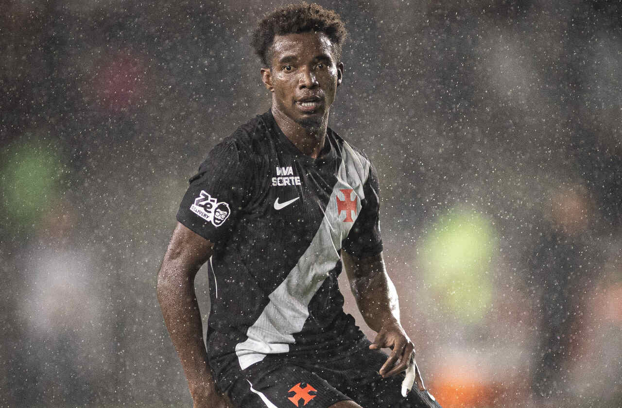 Imagem da noticia Thiago Mendes dispara contra arbitragem após revés do Vasco: "Inadmissível"