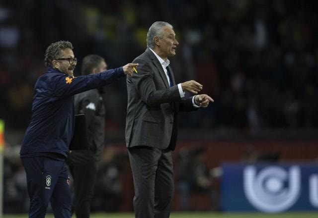 Imagem da noticia Tite se revolta com falta em Neymar: "Lance de tirar da Copa do Mundo"