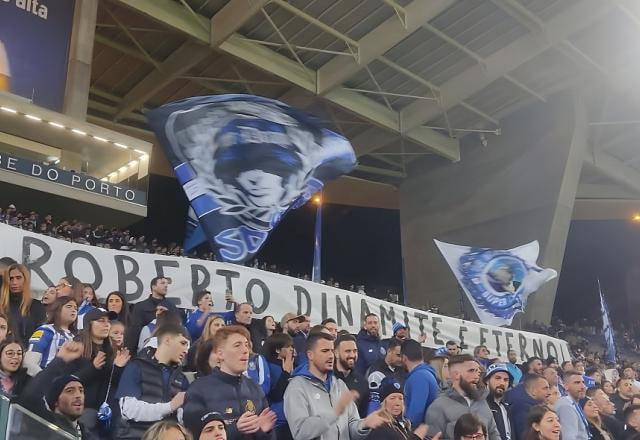 Imagem da noticia Torcida do Porto faz homenagem na Taça de Portugal: "Roberto Dinamite é eterno"