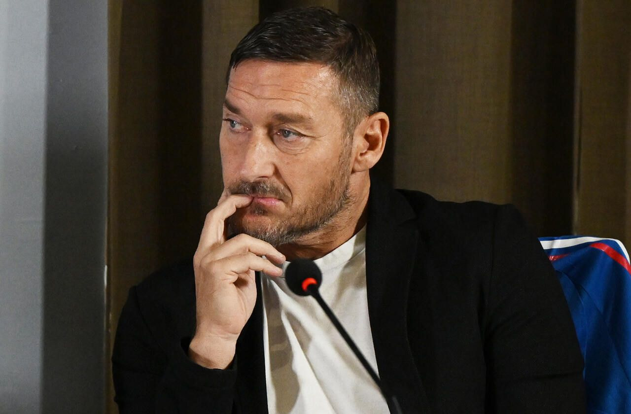 Imagem da noticia Totti revela que quase atuou no Real na era galáctica: "Meu amor pela Roma prevaleceu"