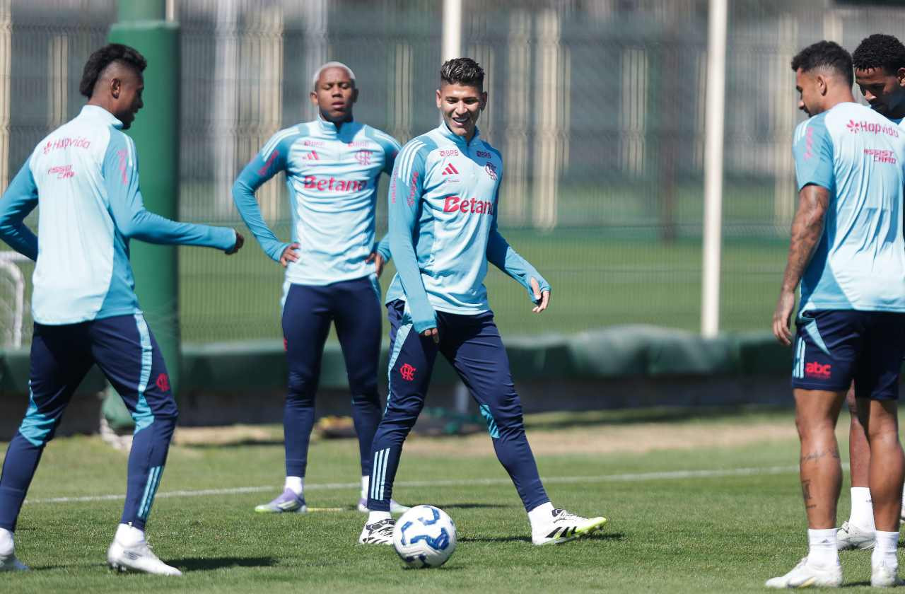 Imagem da noticia Flamengo deve ter mudanças contra o Corinthians; veja escalação