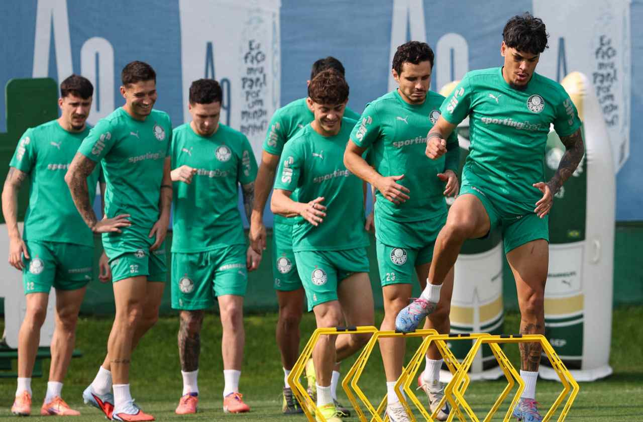 Imagem da noticia Elenco do Palmeiras passa por testes de controle de doping antes de enfrentar o Flamengo