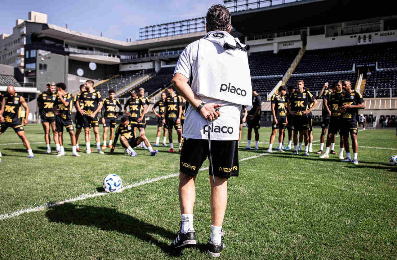 Imagem da noticia Santos encara Juventude pressionado por reação e com futuro de treinador em jogo